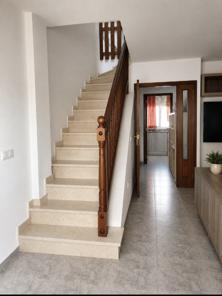 Miniatura 5 · Casa apareada en excelente ubicación.