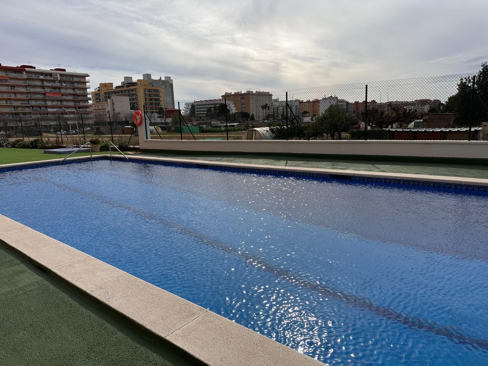 Miniatura 2 · DÚPLEX EN AV. PAÏSOS CATALANS EN MALGRAT DE MAR.