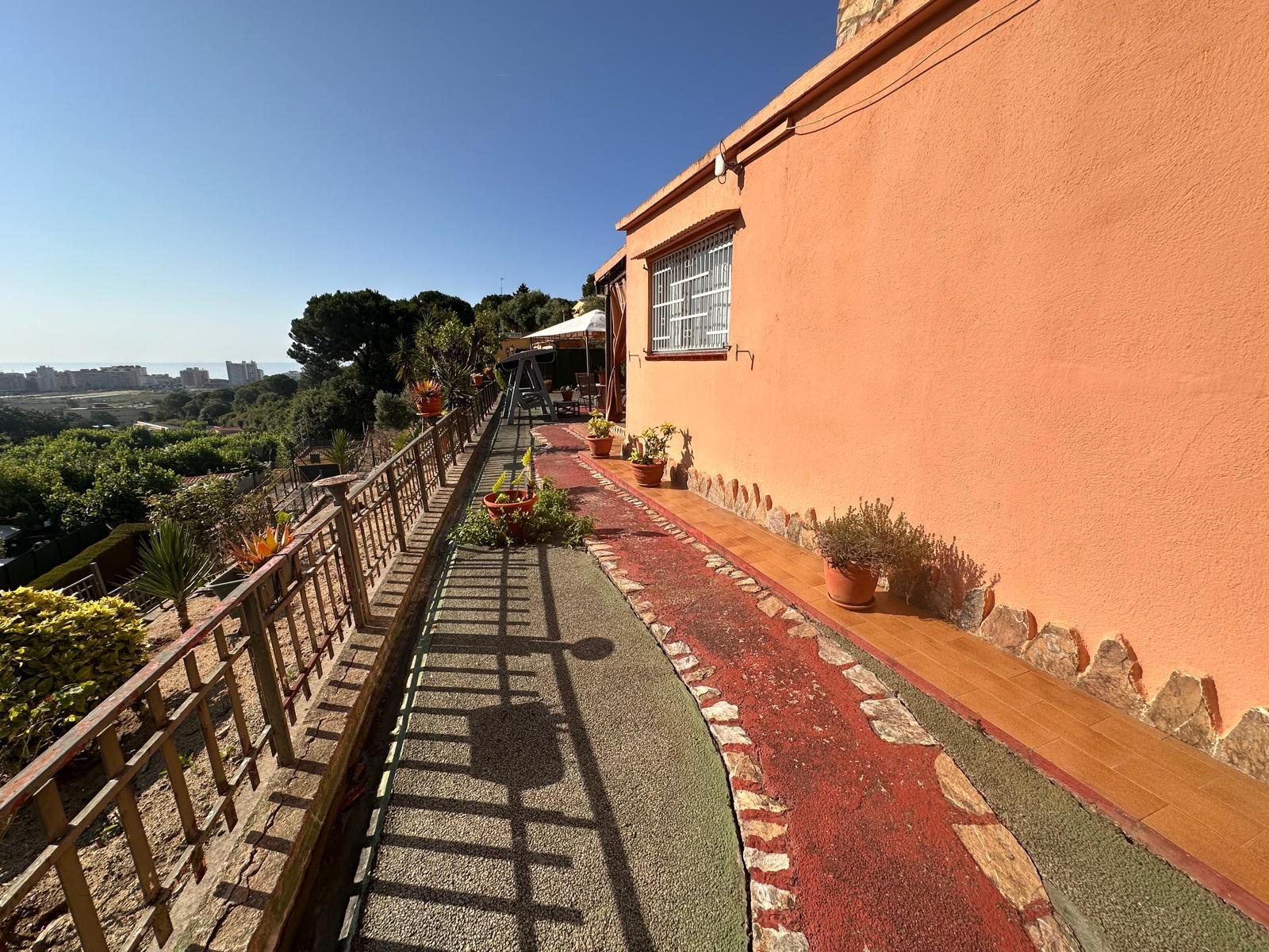Miniatura 8 · CASA A LAS AFUERAS DE MALGRAT DE MAR.